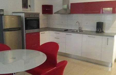 Danica Apartman