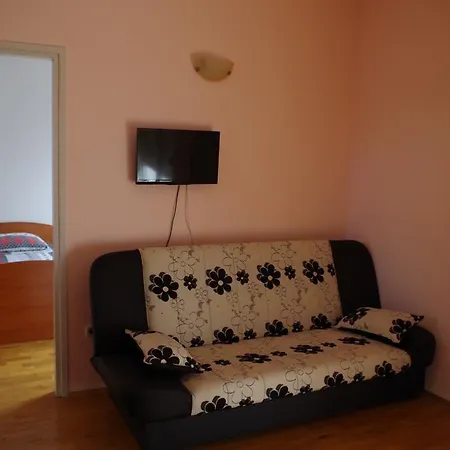 Danica Apartman *